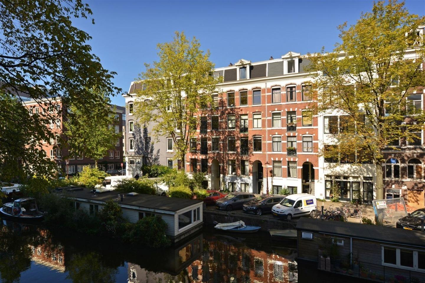 show all photos of Nieuwe Achtergracht